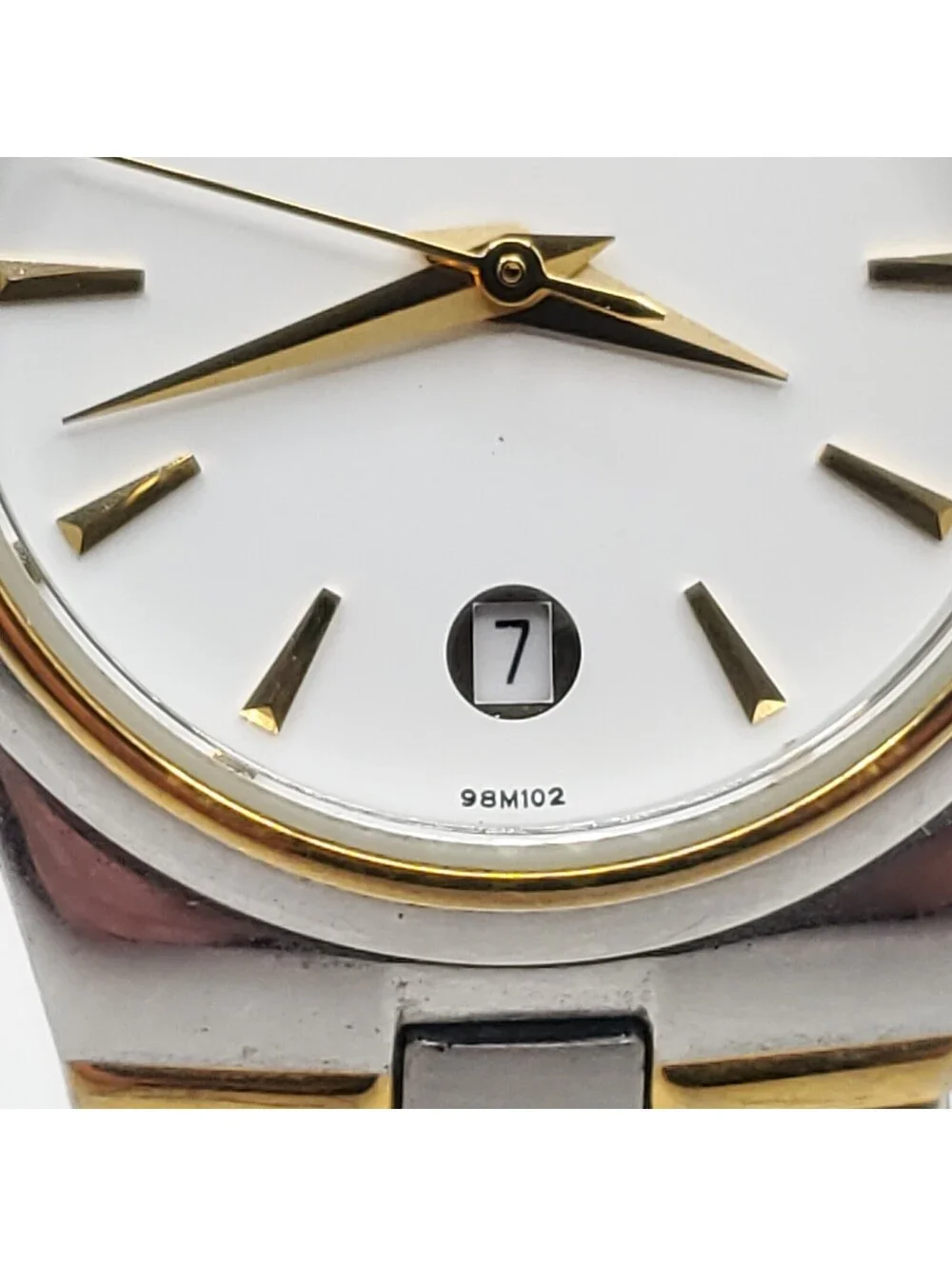 Bulova Watch Women New Battery Two-Tone 37 Years Of Service Engraved 26mm